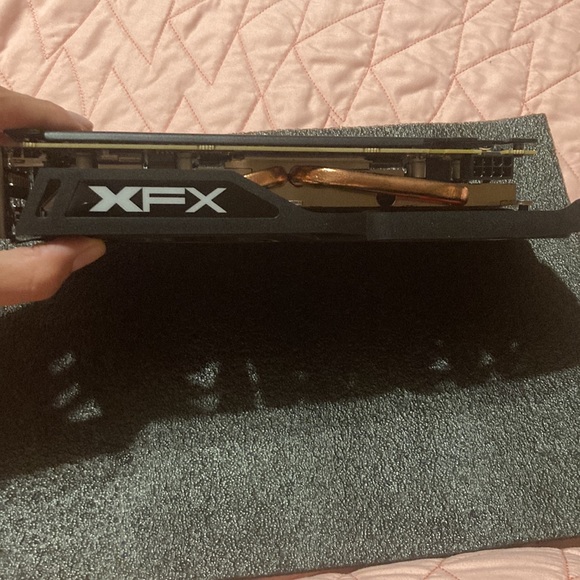 XFX AMD Radeon RX 570 - Graphics Card 4 GB - Picture 3 of 5